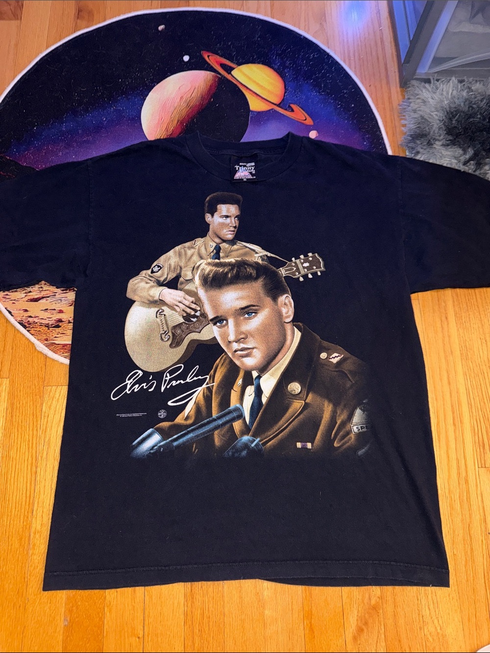 Vintage 1996 Elvis Presley graphic tee